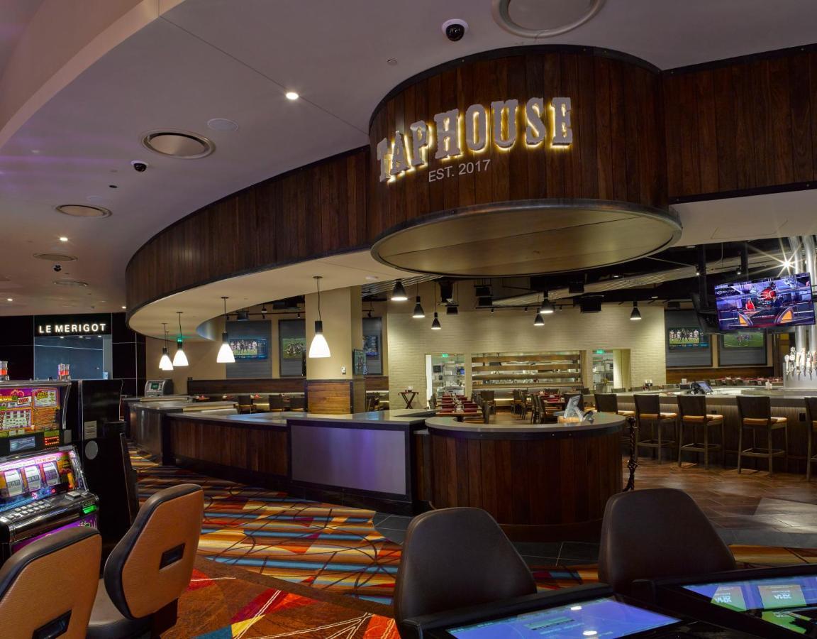 Bally'S Evansville Casino & Hotel Екстериор снимка