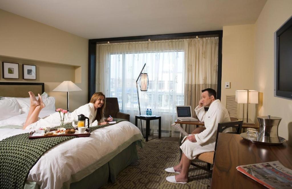 Bally'S Evansville Casino & Hotel Екстериор снимка
