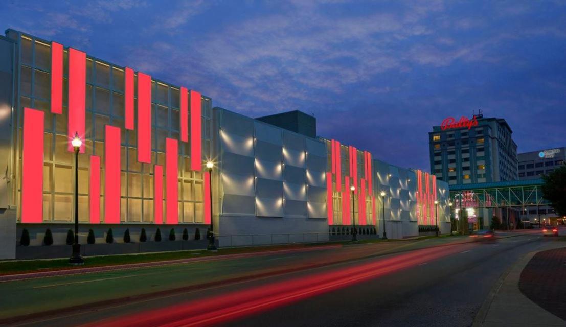 Bally'S Evansville Casino & Hotel Екстериор снимка