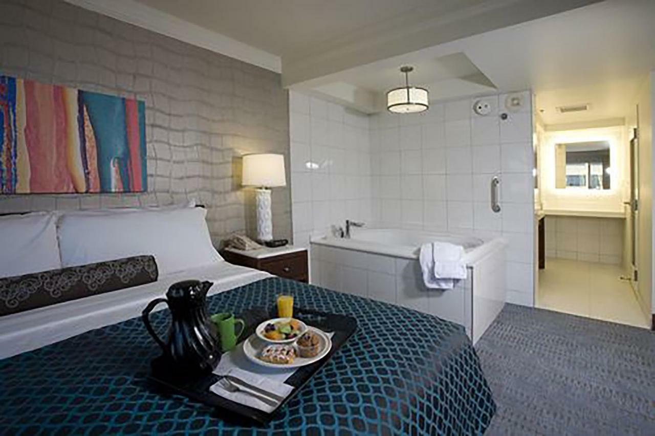 Bally'S Evansville Casino & Hotel Екстериор снимка